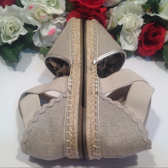 Espadrille Flats NWOB Land's End Tan Cross Strap - Picture 4 of 8